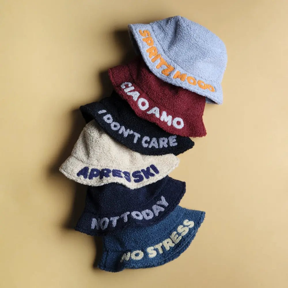 Bucket hat van bouclé-stof - I Don't Care